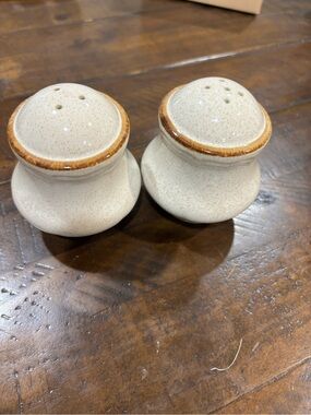Baroque Speckled Ceramic Salt and Pepper Shakers with Brown Trim NIB